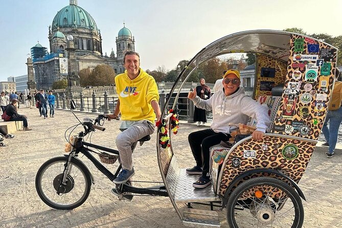Romantic Berlin Rickshaw City and Photo Tour - incl. pick-up - A romantic way to cover central Berlin