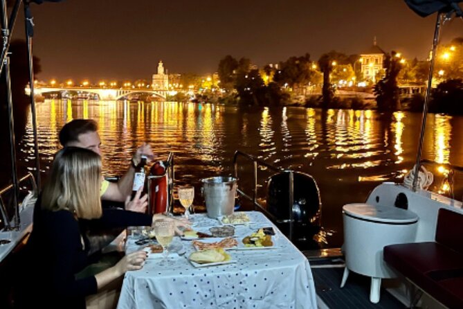 Romantic boat ride 1h (private) - A private hour on Seville’s river