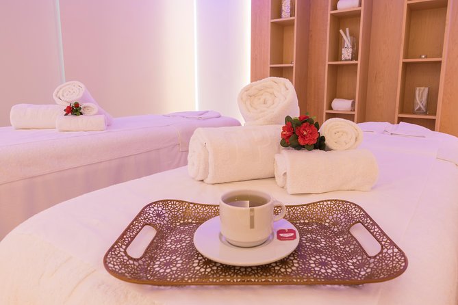 Romantic couple massage + SPA entry and private jacuzzi with cava - Key Points Before You Book