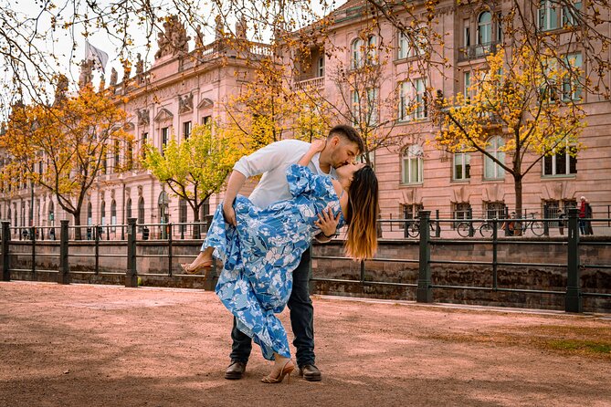 Romantic Couple Photoshoot in the Heart of Berlin - Planning the best time and occasion