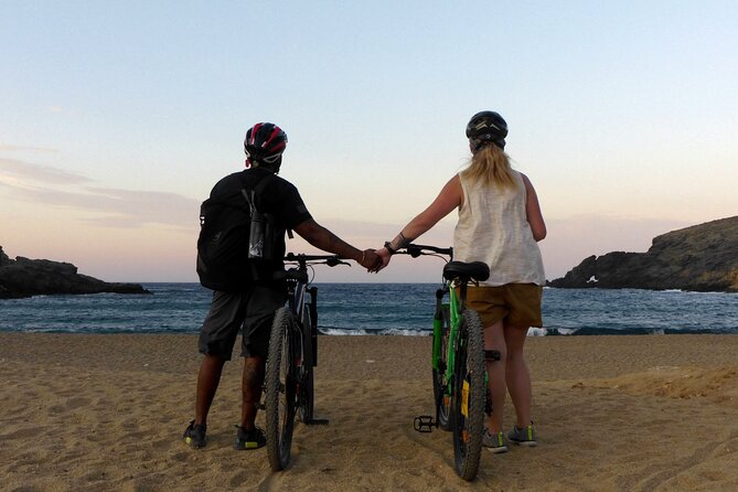 Romantic Cycling Tour with Private Picnic at the beach - The ride home under bike lights