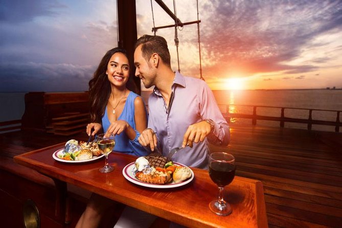 Romantic Dinner on a Spanish Galeon in Cancun - A Cancun evening seen from the lagoon
