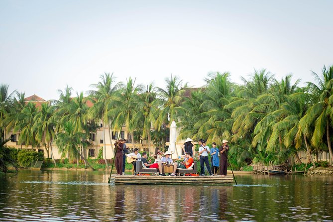 Romantic Dinning On The Bamboo Raft - A useful evening for proposals and anniversaries