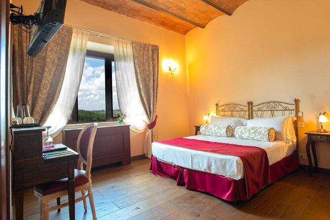 Romantic Escape in Tuscany - Overnight and Wine Tasting - Arriving at the 2:00 pm meeting point