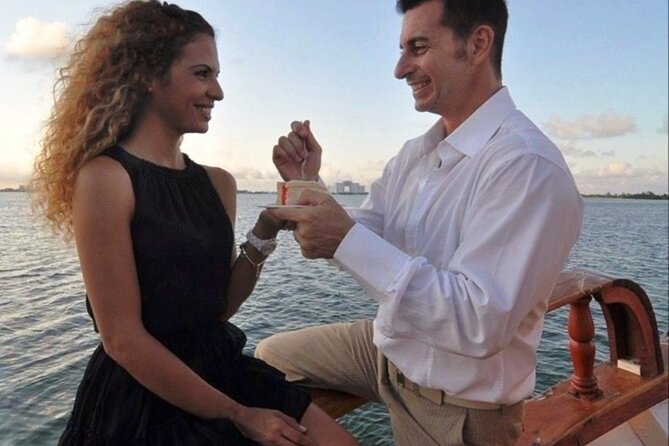 Romantic Experience Sunset Dinner Columbus in Cancun (2x1 price) - Service, host, and the human touch