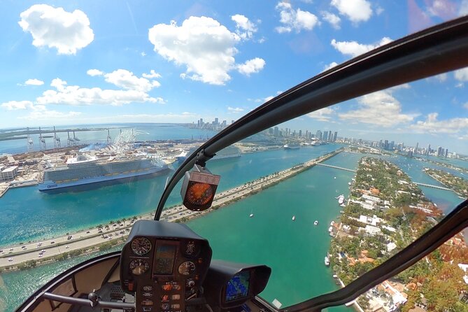 Romantic Miami Helicopter Tour with Champagne - Coral Gables and Miami’s planned side