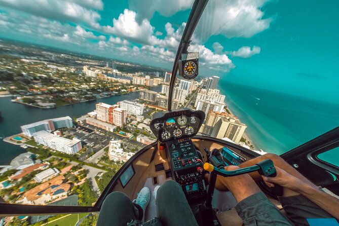Romantic Miami Helicopter Tour with Champagne - The private format and champagne