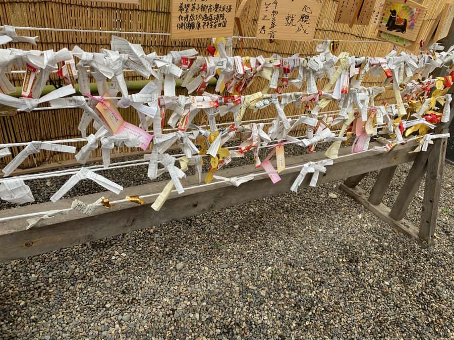 Romantic Mizuhiki Knot and Omikuji Washi Charm Workshop Ueno - How the $41 price compares with the value