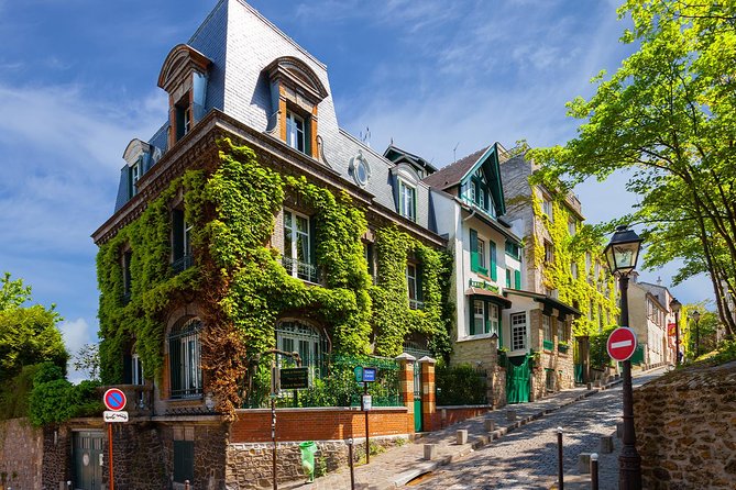 Romantic Montmartre: Paris Lost Lovers Exploration Game and Tour - Following the 11 clues through Montmartre