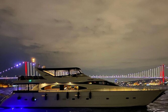 Romantic Night Cruise Live Violinist - Çırağan Palace and Ortaköy after dark