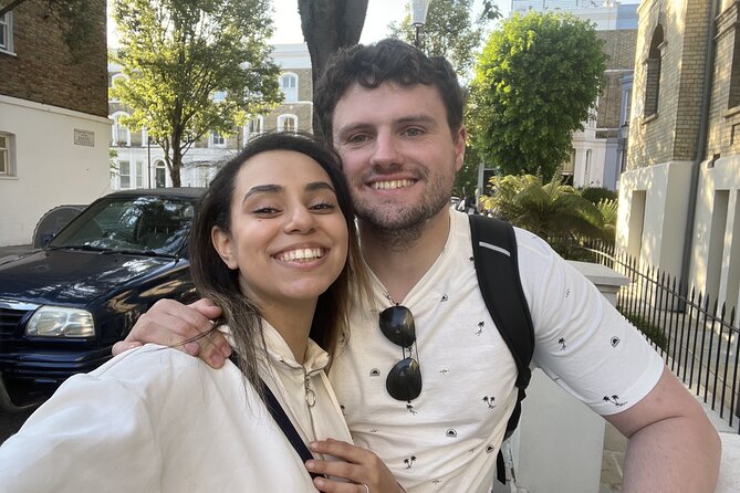 Romantic Notting Hill: Self-Guided Love Story Puzzle Walk - Finishing at Banksy’s The Painter