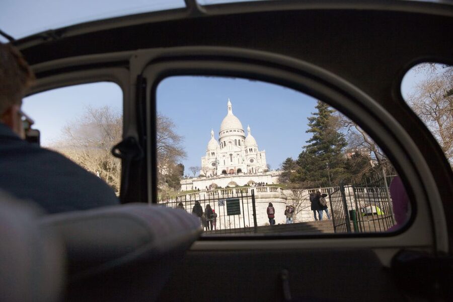 Romantic Paris Vintage Citroën 2CV Tour - Starting near the Eiffel Tower and Trocadéro