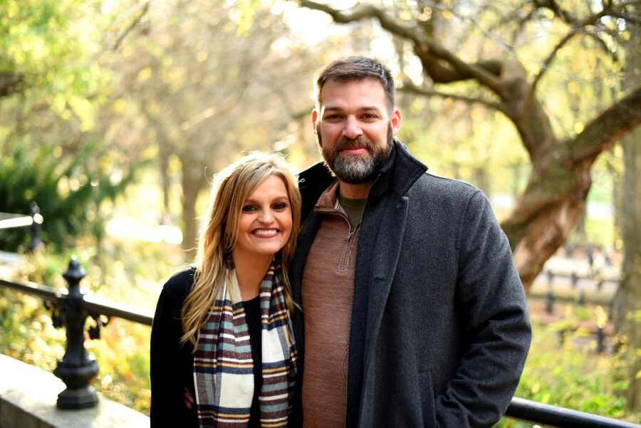 Romantic Photoshoot Experience for Couples in New York - Session length, timing, and group size