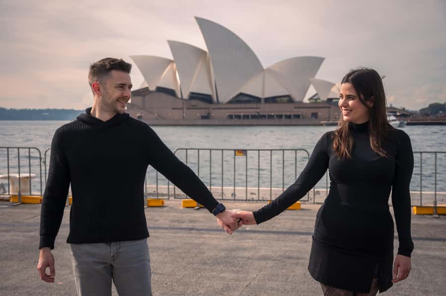 Romantic photoshoot for couples in Sydney - Working through The Rocks