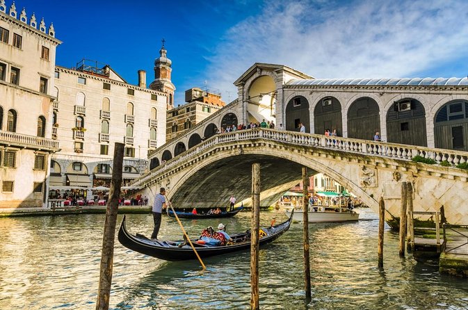 Romantic Photoshoot in Venice - Key points at a glance