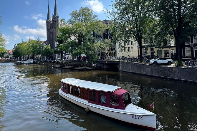 Romantic Private Boat Tour Amsterdam 90min incl welcome drink - The Seven Bridges viewpoint