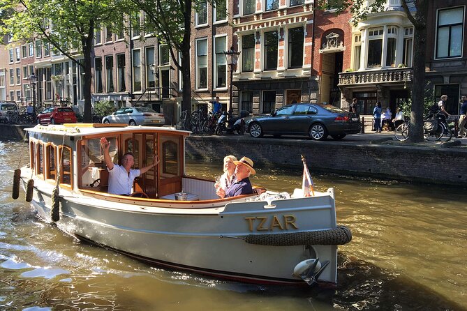 Romantic Private Boat Tour Amsterdam 90min incl welcome drink - Prinsengracht and the houseboat view