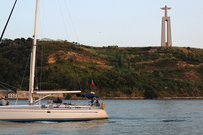 Romantic Private Sailboat in Lisbon for couples - Why a private Tagus sailing feels different