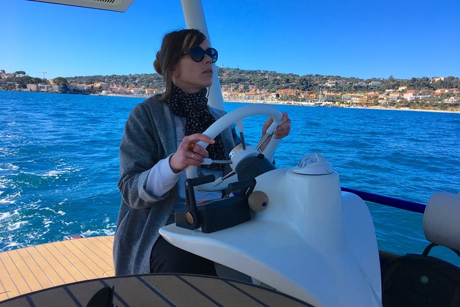 Romantic Private Tour for 2 plus guide on your own Solar Powered Boat - Harbor time and close views of large yachts