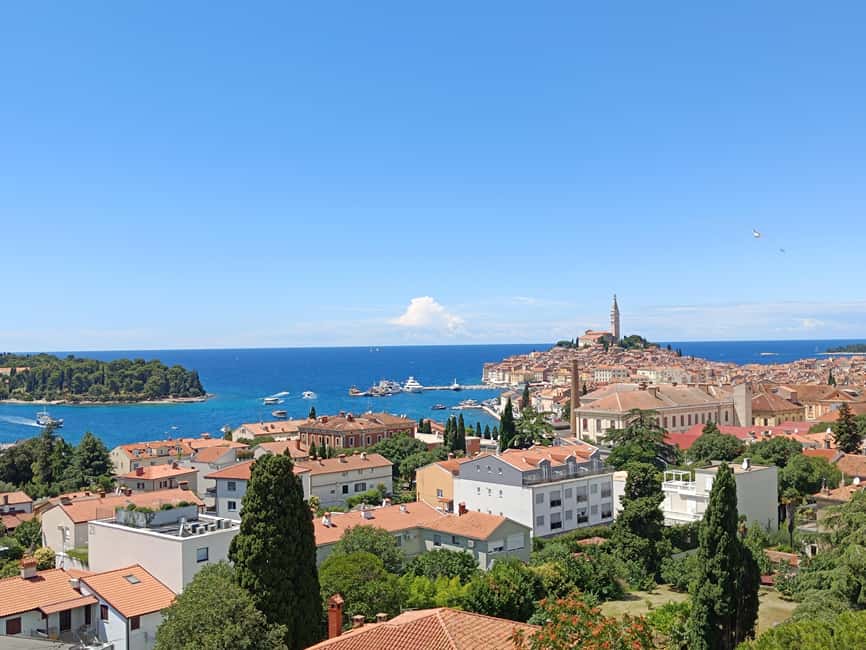 Romantic Rovinj - a private walking tour - Balbi’s Arch and the old city entrance