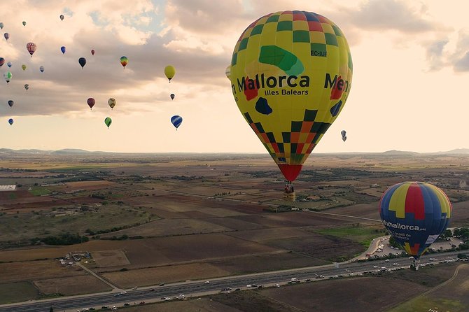 Romantic Sunrise Balloon Tour in Majorca - Sunrise over Mallorca from a quiet basket