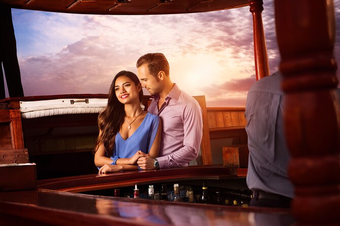 Romantic Sunset Dinner Cruise in Cancun with Open Bar - A galleon dinner on Nichupté Lagoon