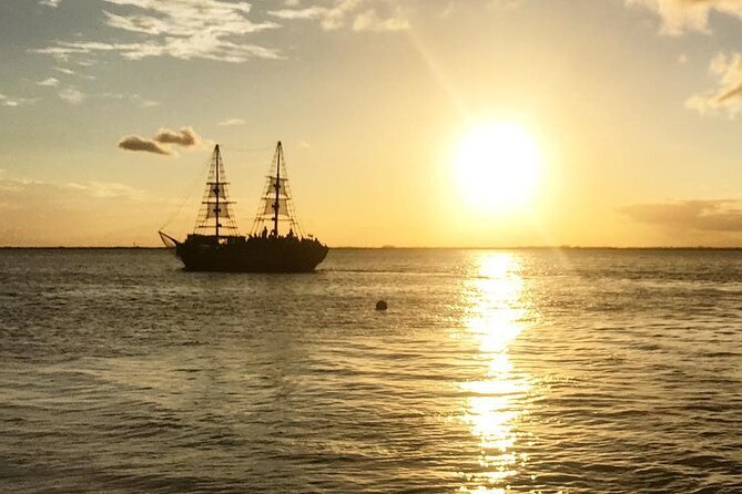 Romantic Sunset Dinner Cruise in Cancun with Open Bar - Who will enjoy this cruise most?