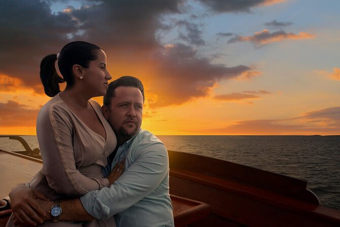 Romantic Sunset Dinner Cruising Experience - Drinks from the national open bar