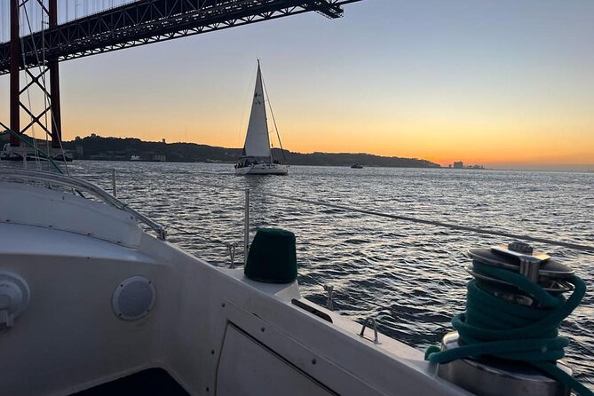 Romantic Sunset Sailing Experience in Lisbon - Cristo Rei across the Tagus