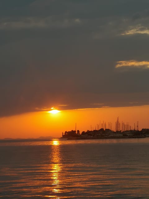 Romantic Sunset tour around Zadar with Drinks - Drinks, music, and the mood on board