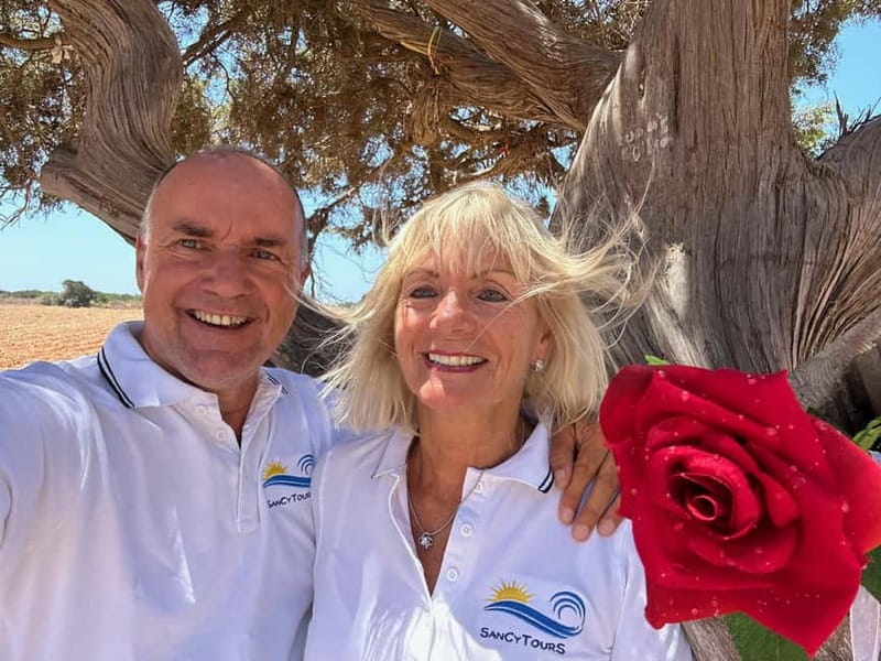 Romantic tour for lovers, couples or friends - Pausing at the Chapel by the Sea