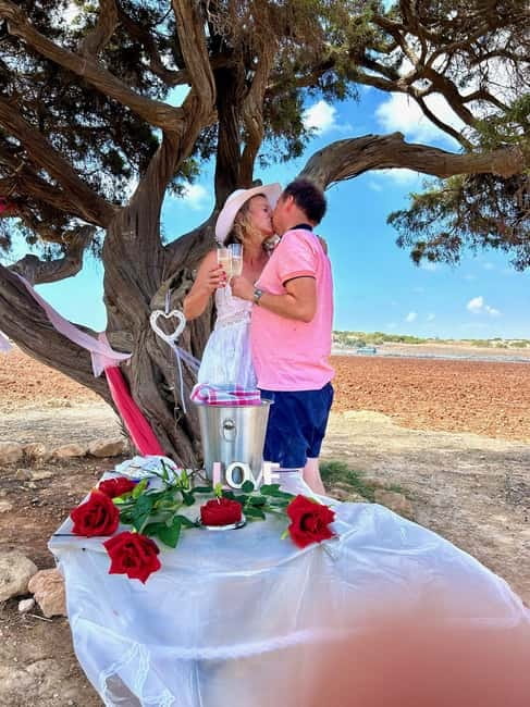 Romantic tour for lovers, couples or friends - What the $210 price includes