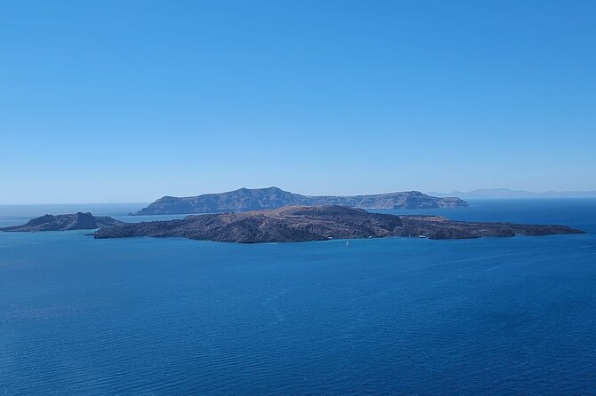 Romantic Tour through Santorini - Megalochori: a quieter village and a taste of Vinsanto
