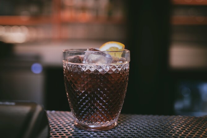Romantic Walk in Soho - Conversation, well-being, and the private format