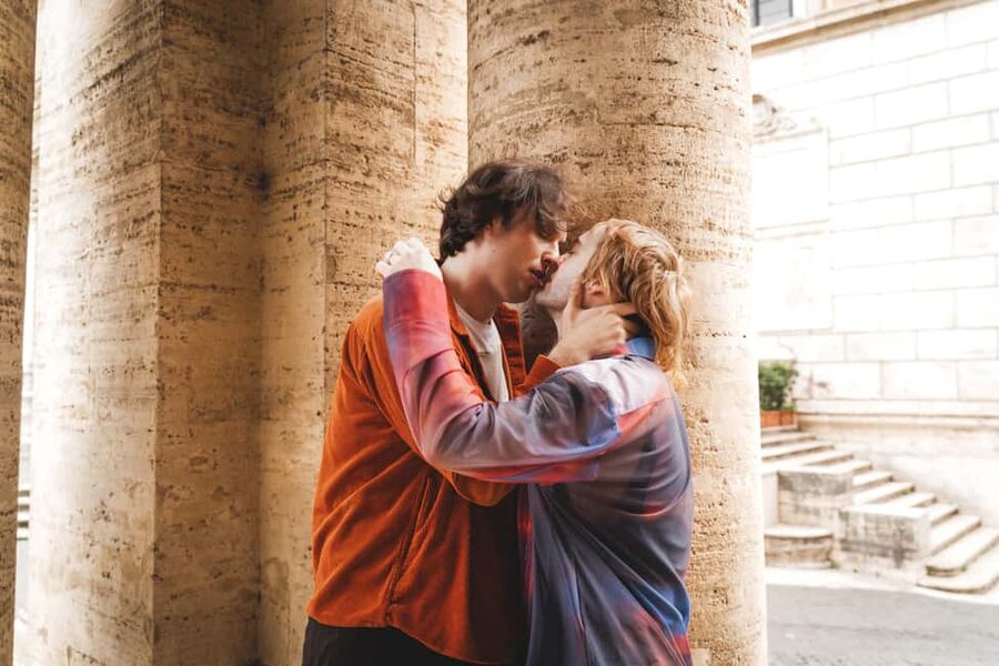 Rome: Couple Photoshoot Experience LGBTQ+ Friendly - Who Will Enjoy This Most?