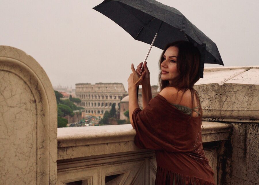 Rome: Private Couple Photoshoot with Candid & Romantic Times - Practical details that can affect your photographs