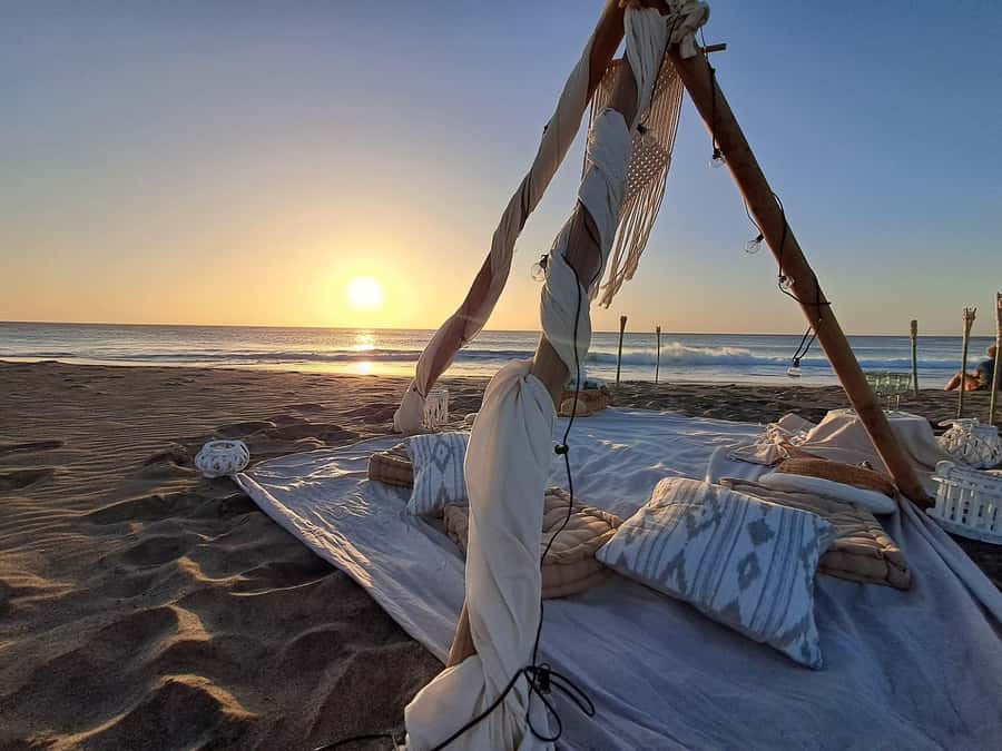 Sal: Romantic Sunset Escape with Wine and Roundtrip Transfer - Who will enjoy it most