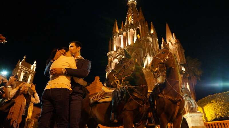 San Miguel: Romantic Horseback Riding at Sunset - Benito Juarez Park and the glowing Parroquia