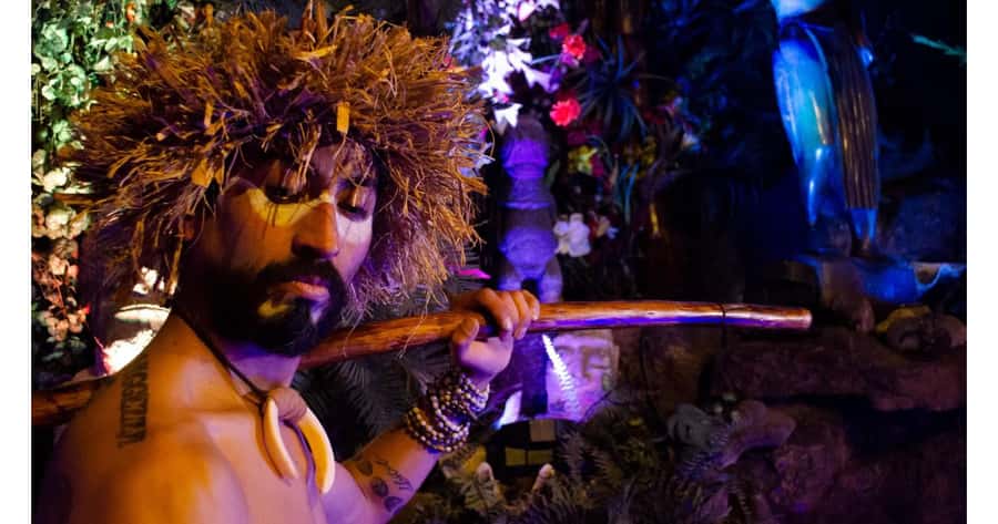 Santiago: Private Dinner & Chilean Folk Show with Transfers - What the Bali Hai evening is really about