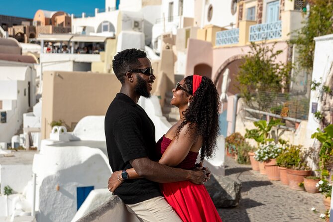 Santorini couple photoshoot with 50 edited photos! - Key points at a glance