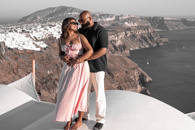 Santorini: Customized Private Photoshoot Walk in Oia - What the one-hour itinerary feels like