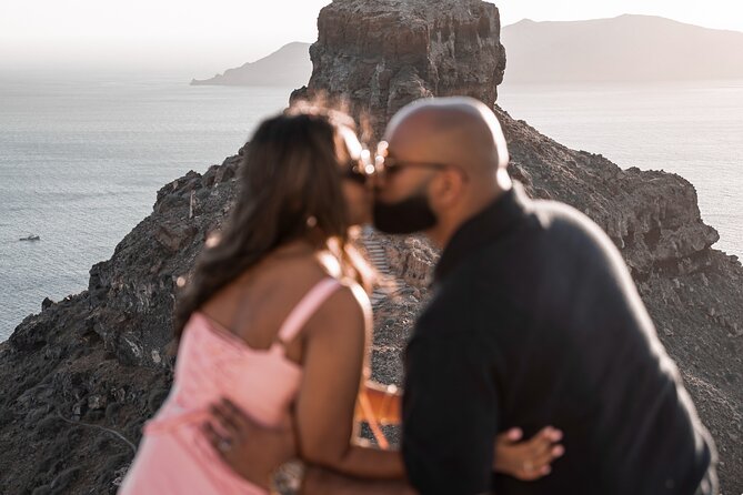 Santorini: Customized Private Photoshoot Walk in Oia - Is the $120.98 price good value?