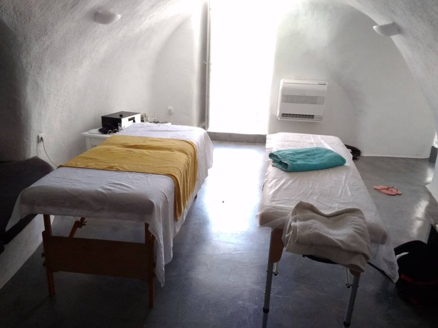 Santorini: Mobile Couples Massage at Your Private Villa - Key points at a glance