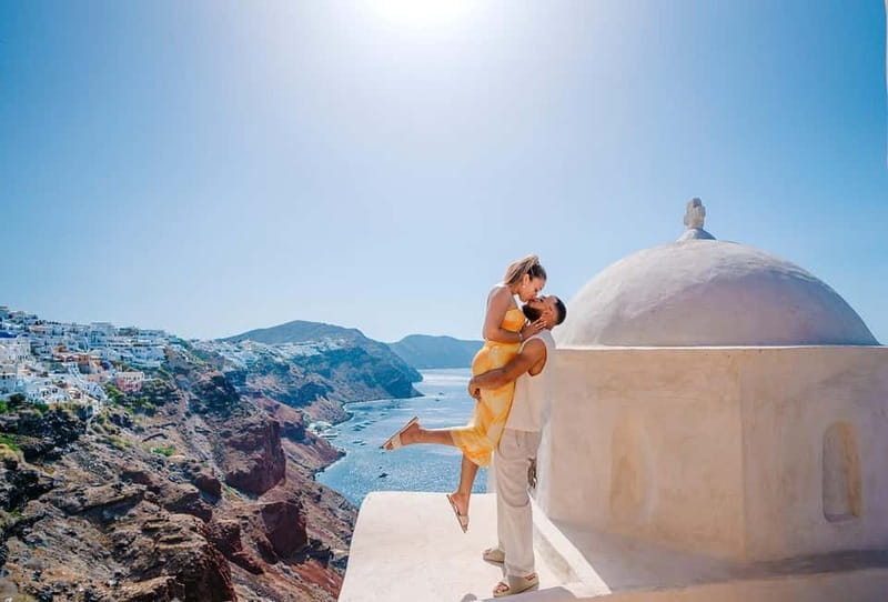 Santorini: Oia Private Couple Photoshoot with 35 Photos - A private way to get the Santorini postcard