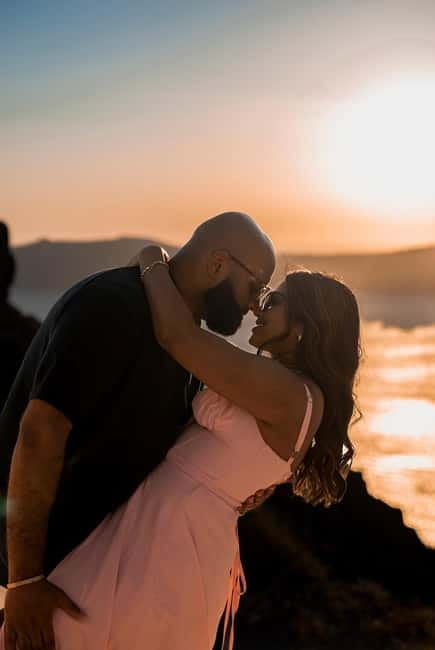 Santorini: Oia Private Couple Photoshoot with 35 Photos - The Aegean backdrop and the value of several locations