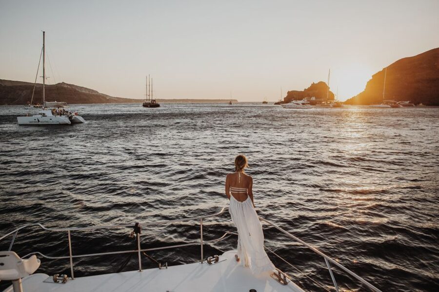 Santorini Proposal: A Luxury Photoshoot for Your Yes! Moment - Key points to know before you book