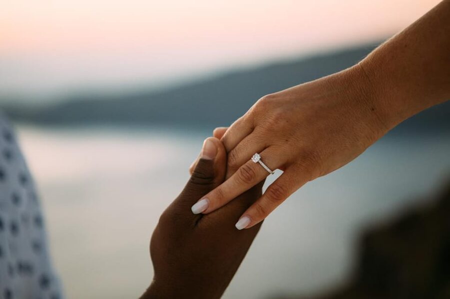 Santorini Proposal: A Luxury Photoshoot for Your Yes! Moment - Meeting at Oia Bus Terminal