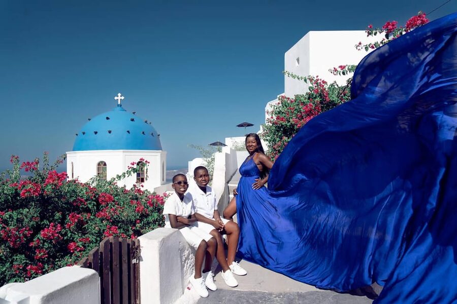 Santorini: Proposal Photoshoot l Private Entry to blue Dome - Why Oia works for a proposal