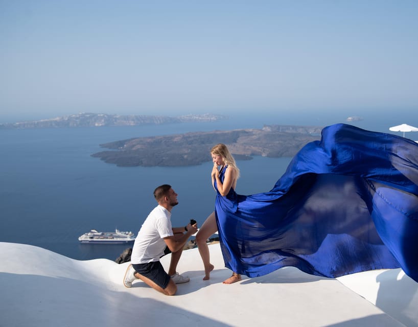 Santorini: Proposal Photoshoot l Private Entry to blue Dome - Starting near Fira, then heading to Oia