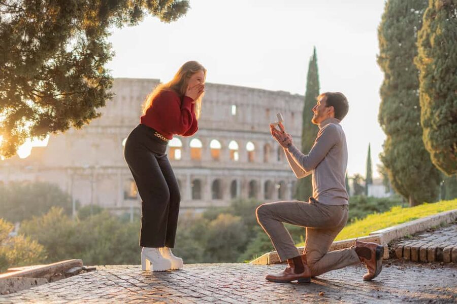 Secret Proposal Photoshoot in Rome + Reel - How the secret proposal is handled